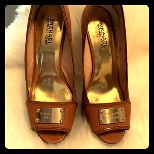 Very nice Michael kors heels